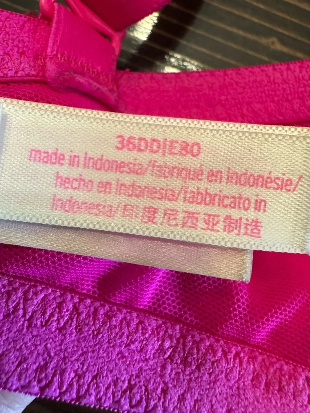 Victoria's Secret Hot Pink Graphic Wear‎ Everywhere Push-Up Bra 36DD